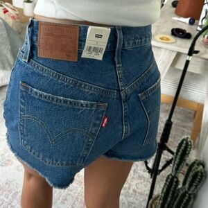 Levi’s denim shorts size 25